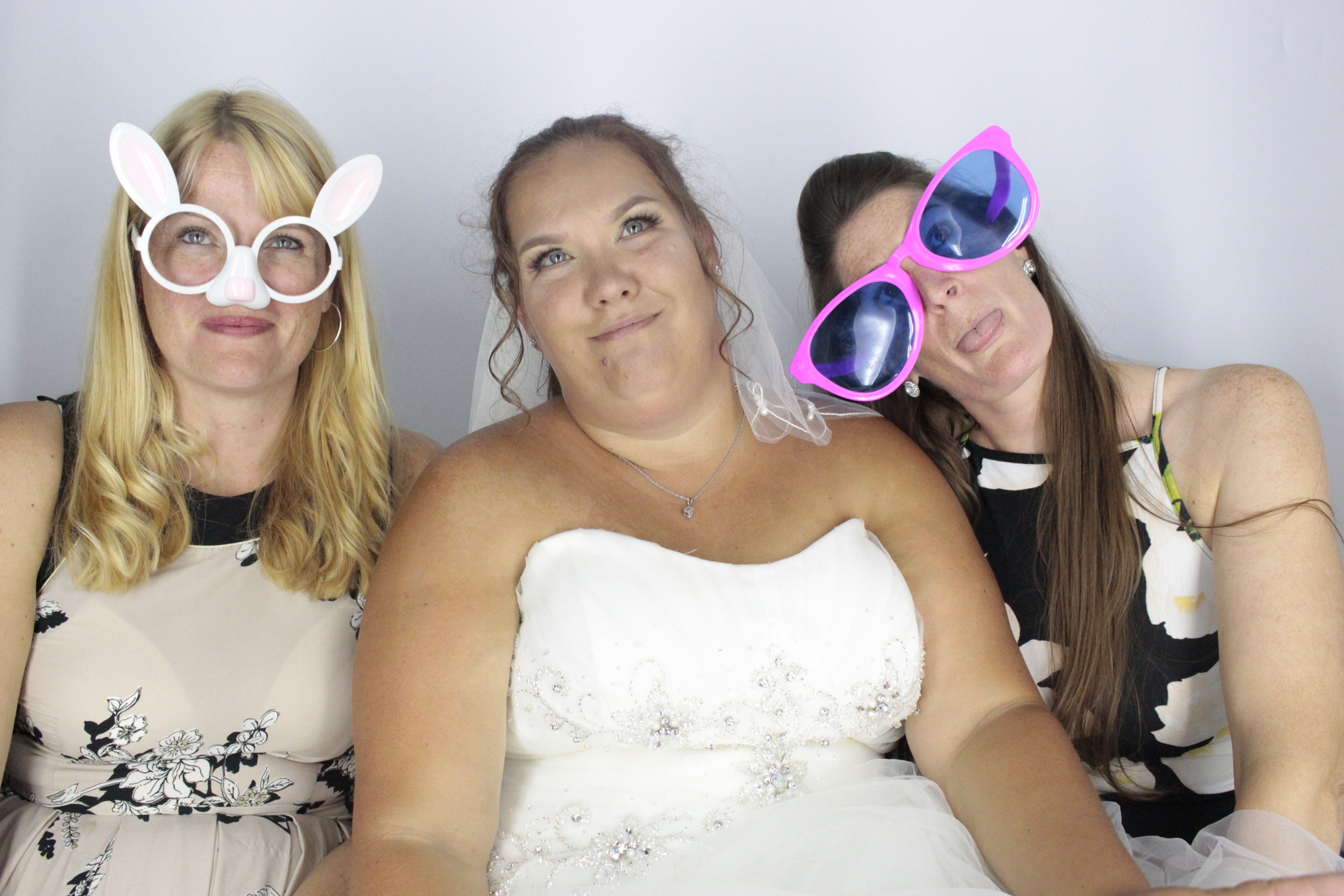  Heather & Daniel's Wedding | View more photos from the event at gallery.myphotoboothexperience.co.uk/u/MyPhotoBoothExperienceLtd/Heather-Daniels-Wedding